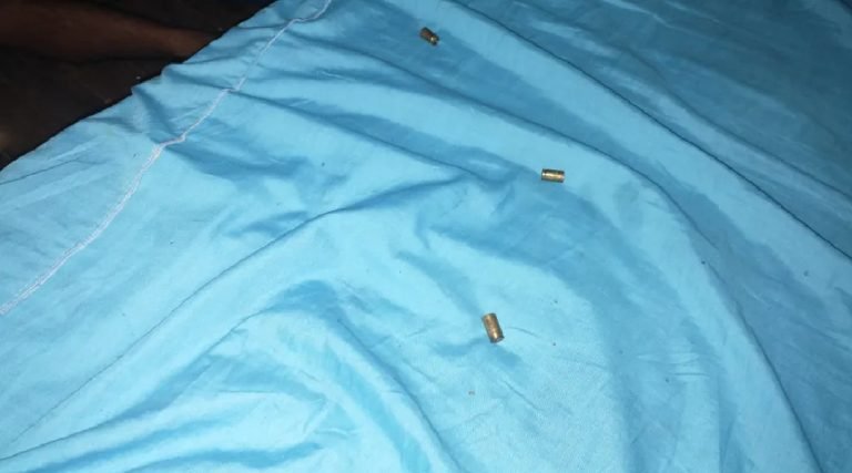 Em Brasiléia, dois homens são executados dentro de casa