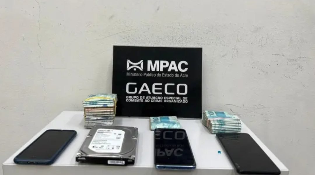 MPAC e PM cumprem mandando de busca e apreensão por venda de terrenos clandestinos