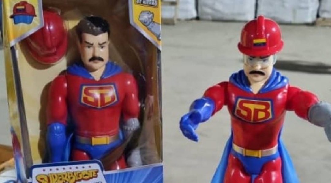 Governo da Venezuela distribui bonecos de Maduro no Natal