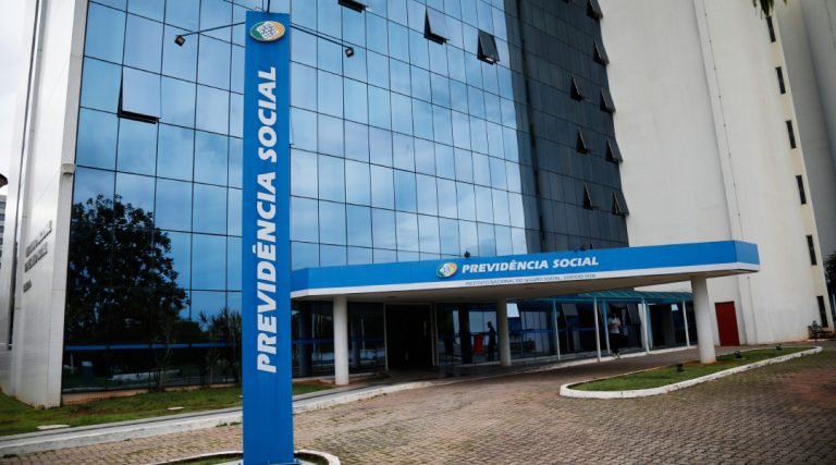 STF aprova revisão da vida toda para aposentados pelo INSS