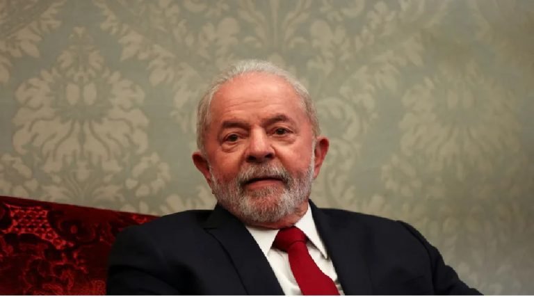 Lula anuncia primeiros ministros de seu novo governo