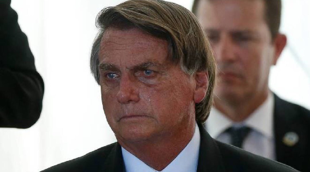 Bolsonaro teve recaída na tristeza com saída do Planalto e deve parar por 3 meses, dizem aliados