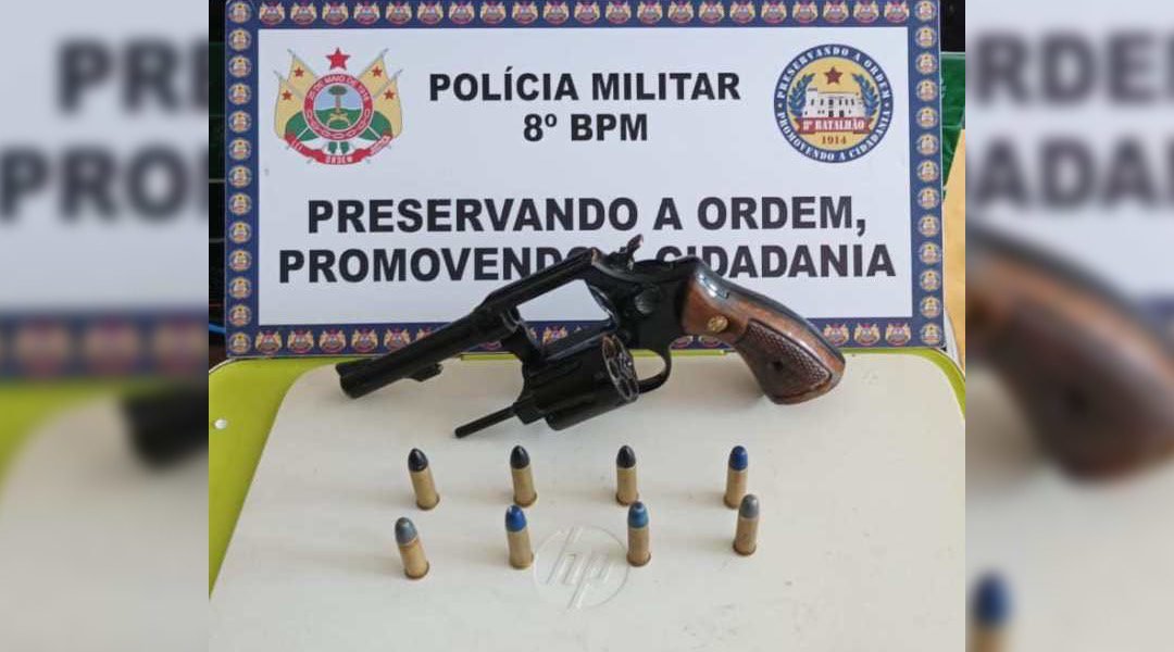 Adolescente é apreendido com revólver carregado, cocaína e maconha em Manoel Urbano