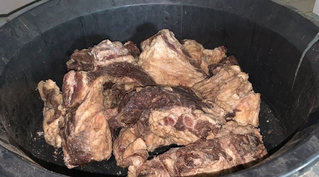 Polícia Civil apreende carne clandestina em Feijó e proprietário é preso em flagrante