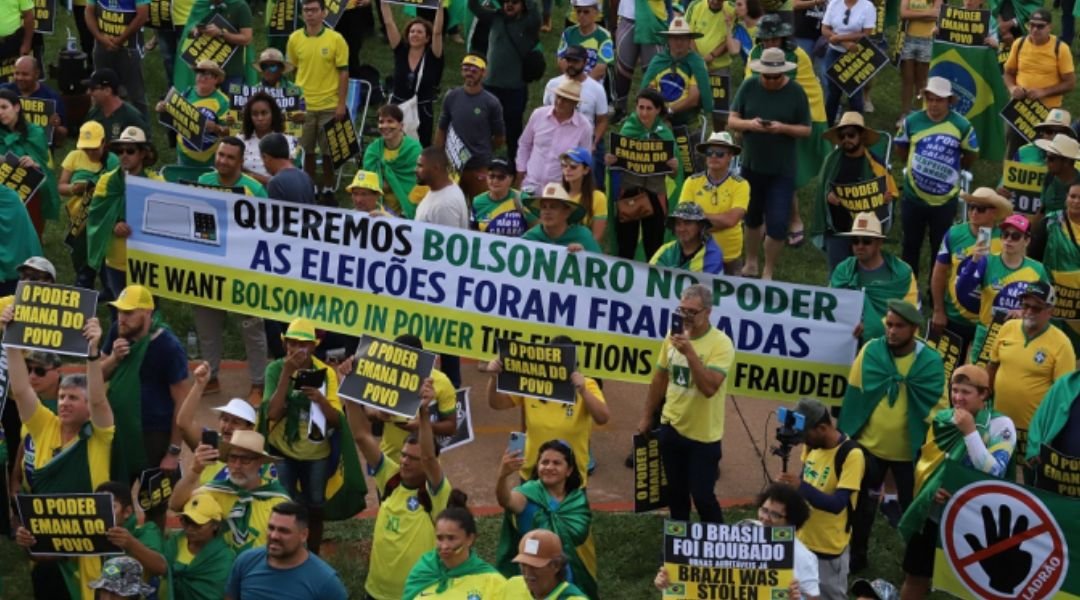 Manifestantes convocam protestos em Brasília contra a diplomação de Lula no TSE