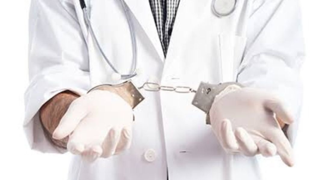 Polícia Federal prende médico foragido no DF