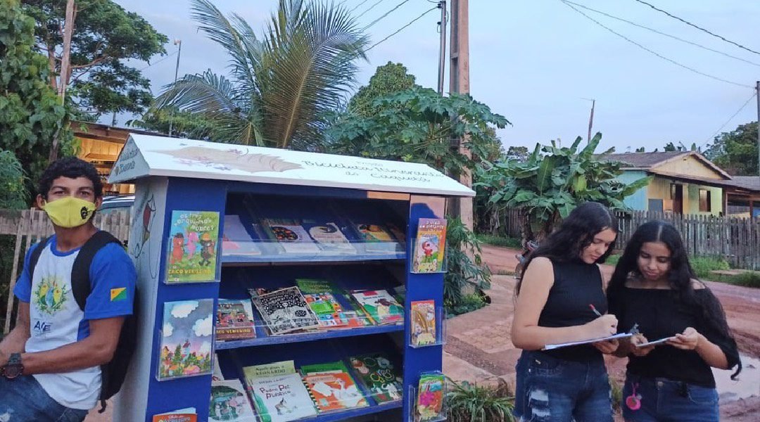 Apaixonada pela leitura, educadora implanta ‘bicicloteca’ itinerante em Porto Acre