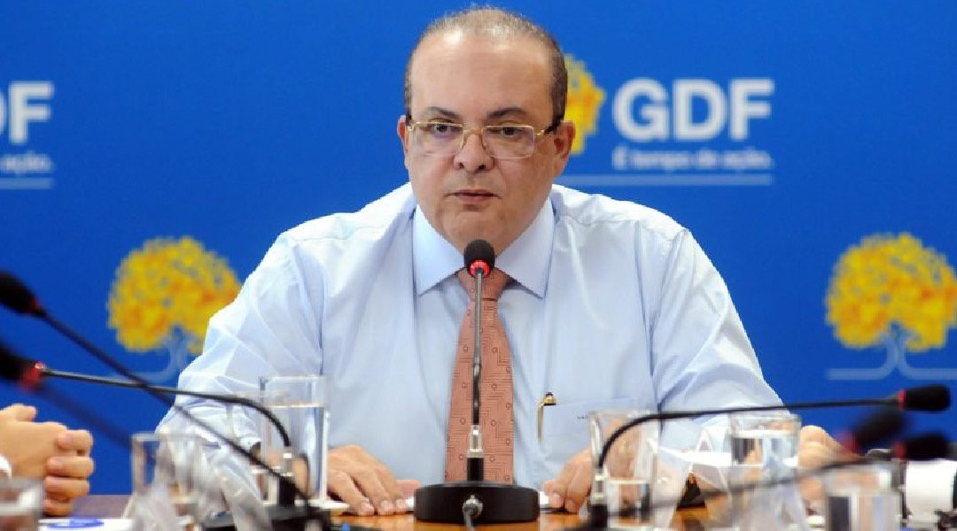 Polícia Federal faz operação na casa de Ibaneis Rocha a pedido da PGR