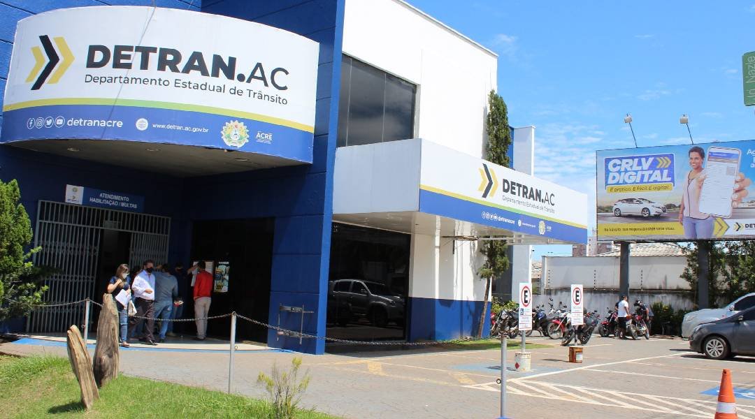 Detran notifica 77 proprietários de veículos removidos em municípios do Acre