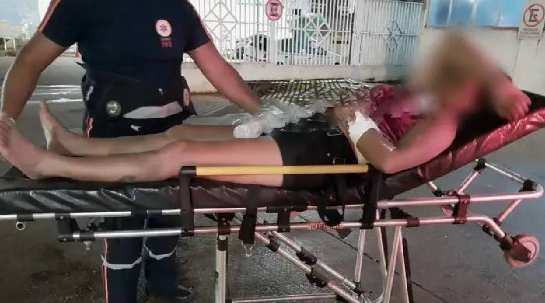 Mulher é esfaqueada após ser assaltada e ter objetos roubados em Rio Branco