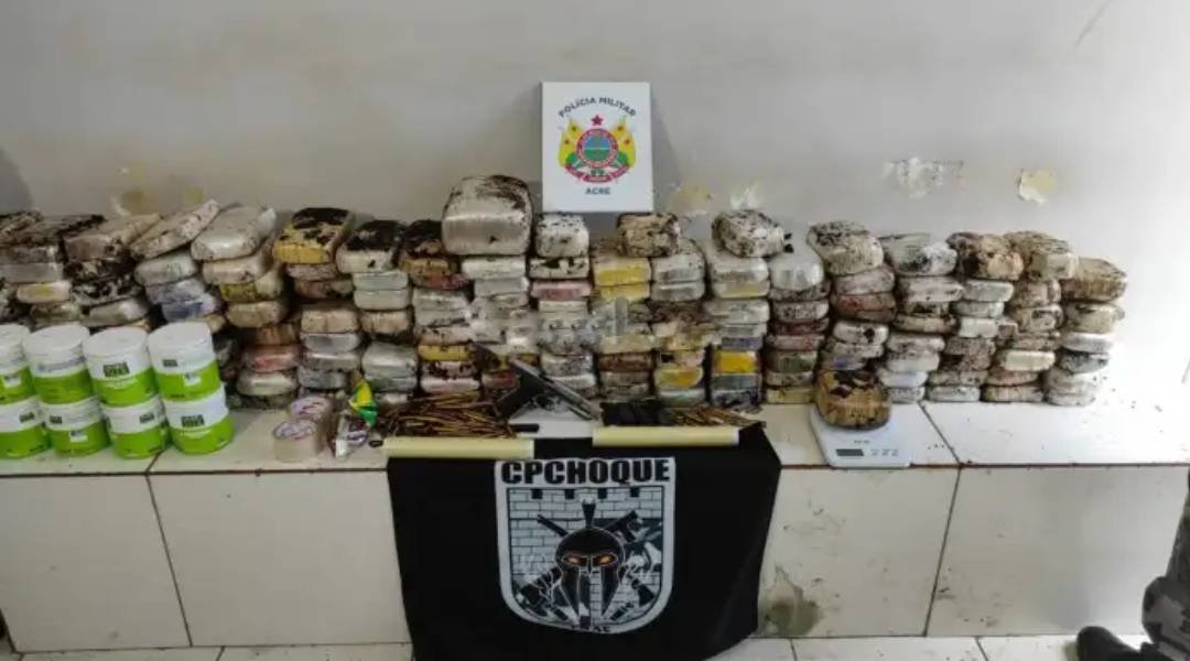 Traficantes são presos com mais de 100 kg de drogas, armas e munições de grosso calibre em Rio Branco
