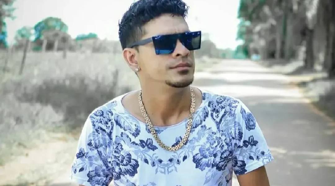 Cantor de pagode morre vítima de ataque fulminante após chegar de show no Acre
