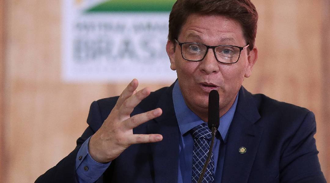 Deputado Federal Mario Frias propõe proibir transição de gênero em menores de idade