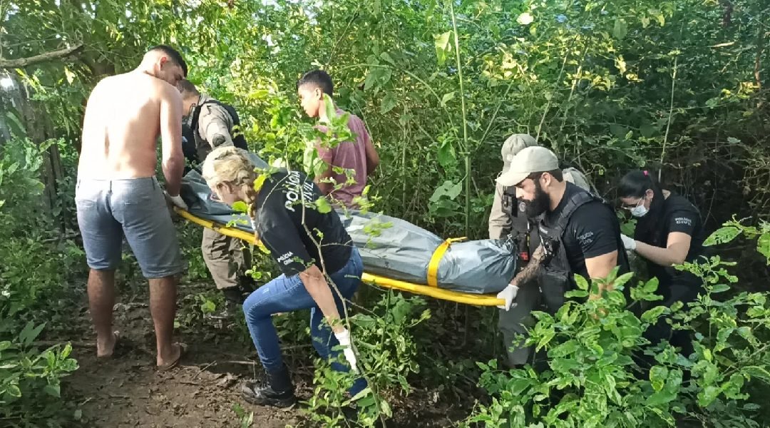 No AC, jovem é executado a tiros em área de mata