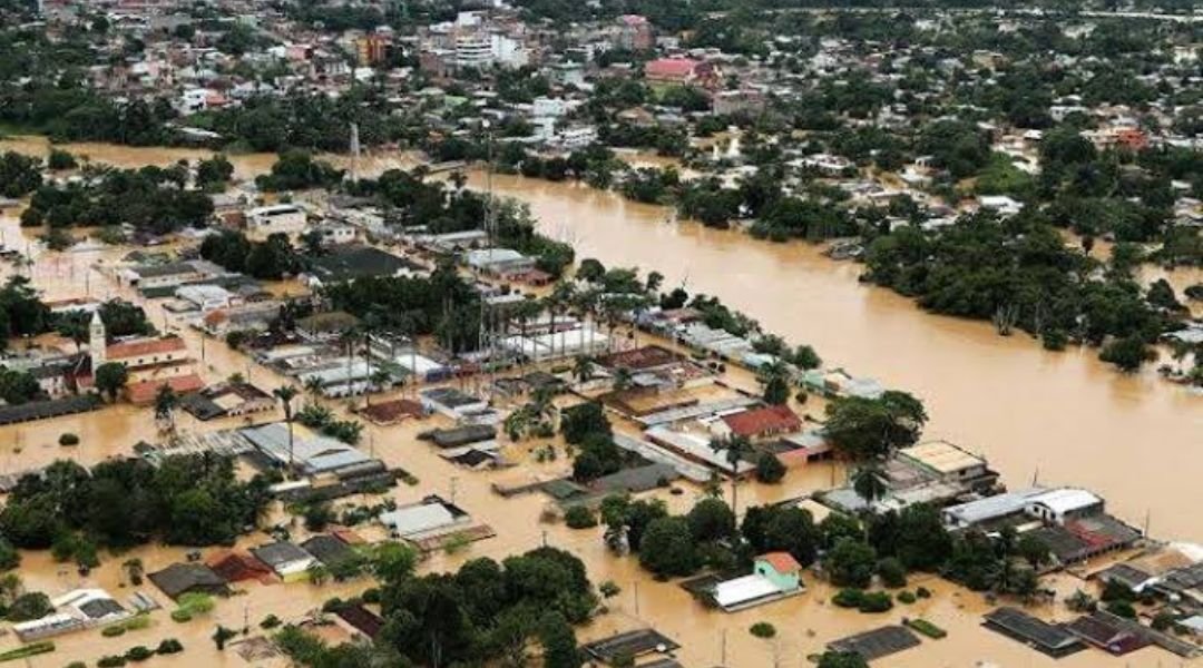 Rio Acre sobe mais 6 cm e atinge 16,53 metros neste domingo