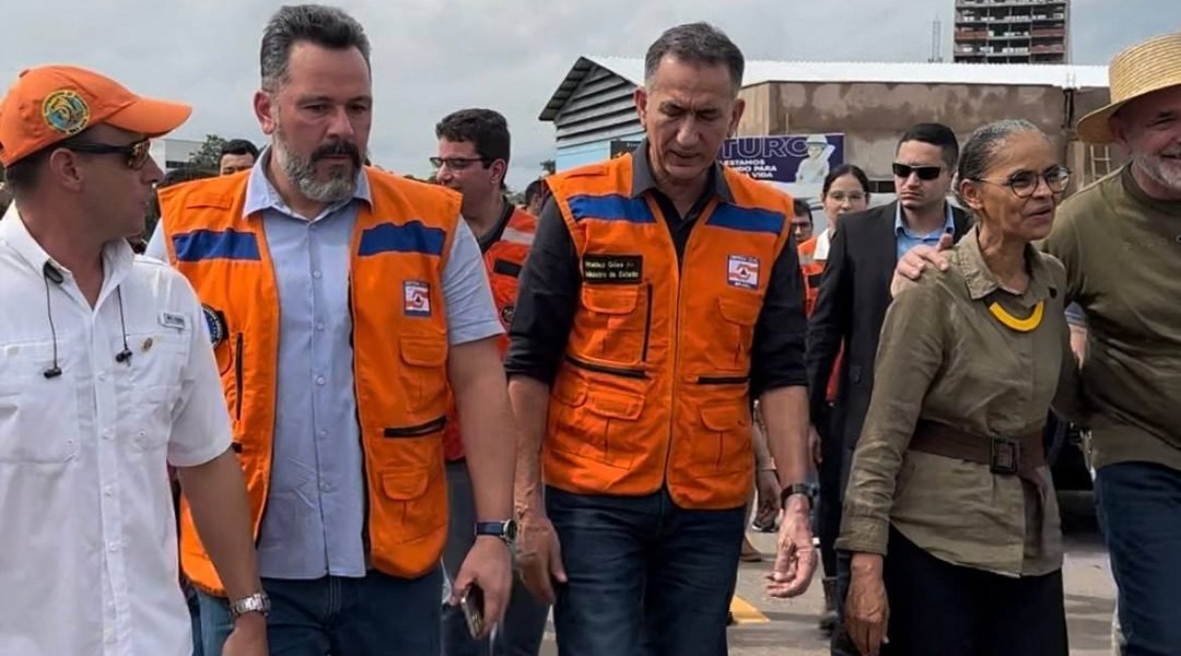 “É momento de somar esforços” – diz Alan Rick ao lado de ministros Marina Silva e Waldez Góes em visita às áreas inundadas