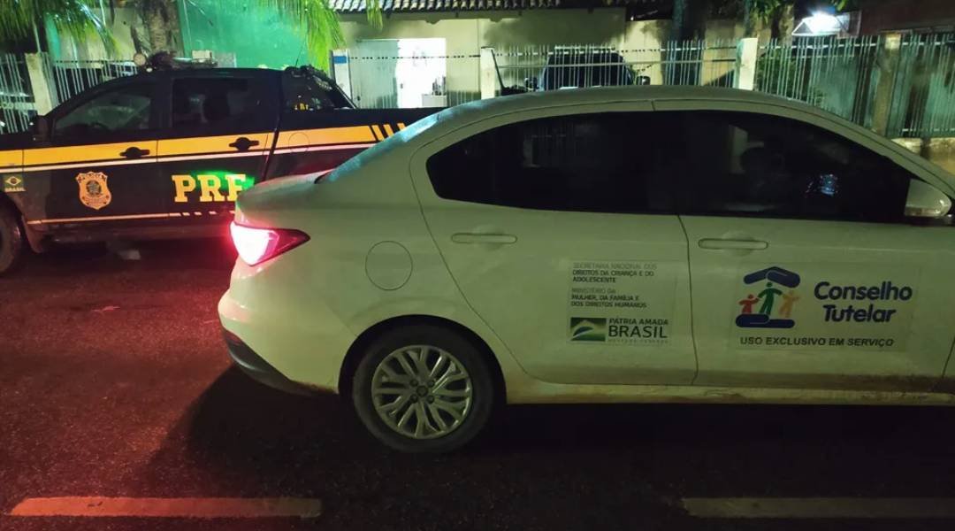 PRF resgata adolescentes vítimas de exploração sexual, prende homem e apreende arma de fogo no AC