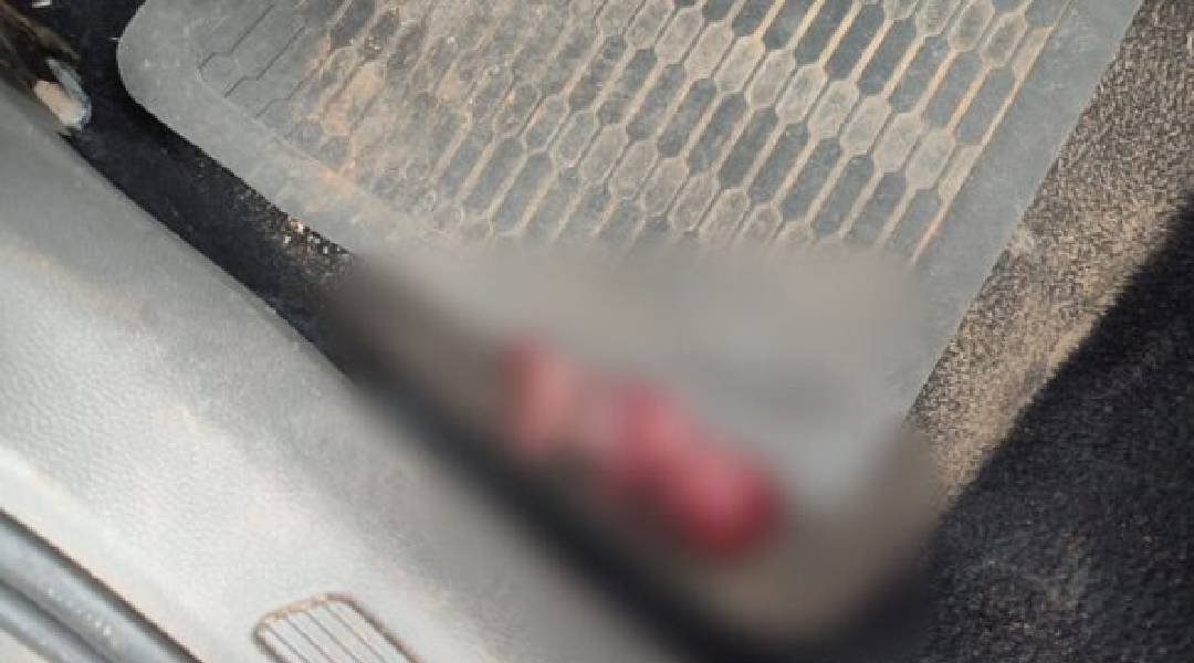 Feto é encontrado por passageira dentro de carro de motorista de aplicativo