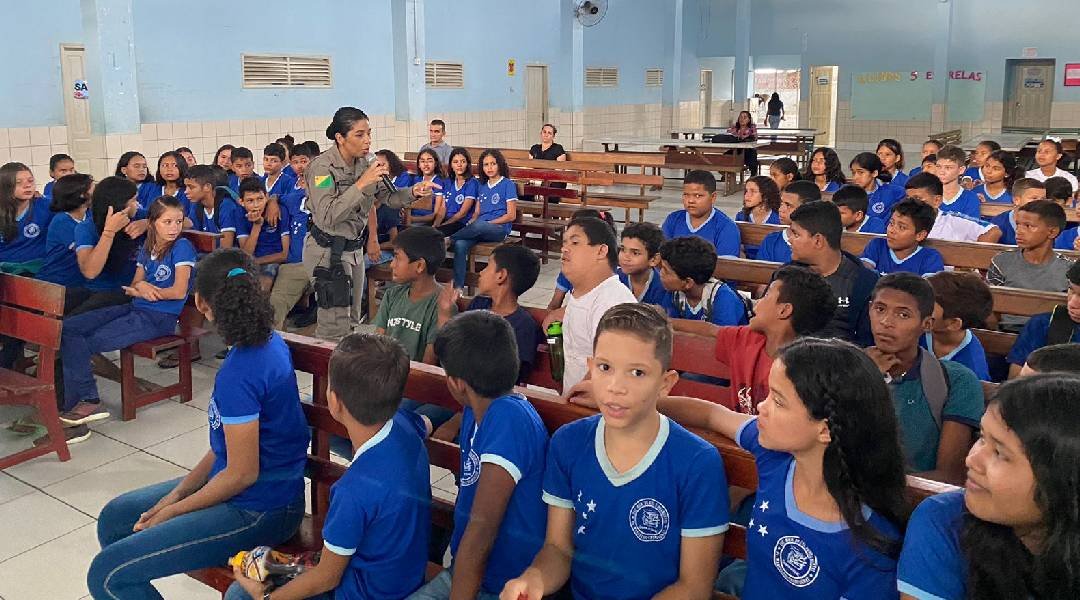 Polícia Militar realiza palestra na escola Padre Marcelino Champagnat