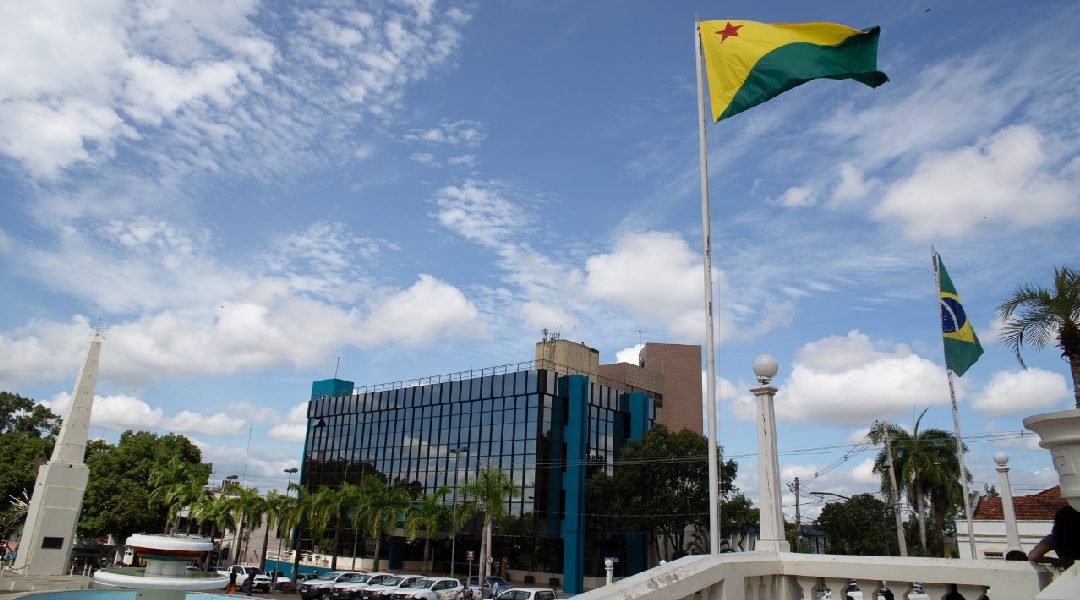 Aleac aprova projetos enviados pelo Governo que aumenta salários e efetiva temporários na saúde