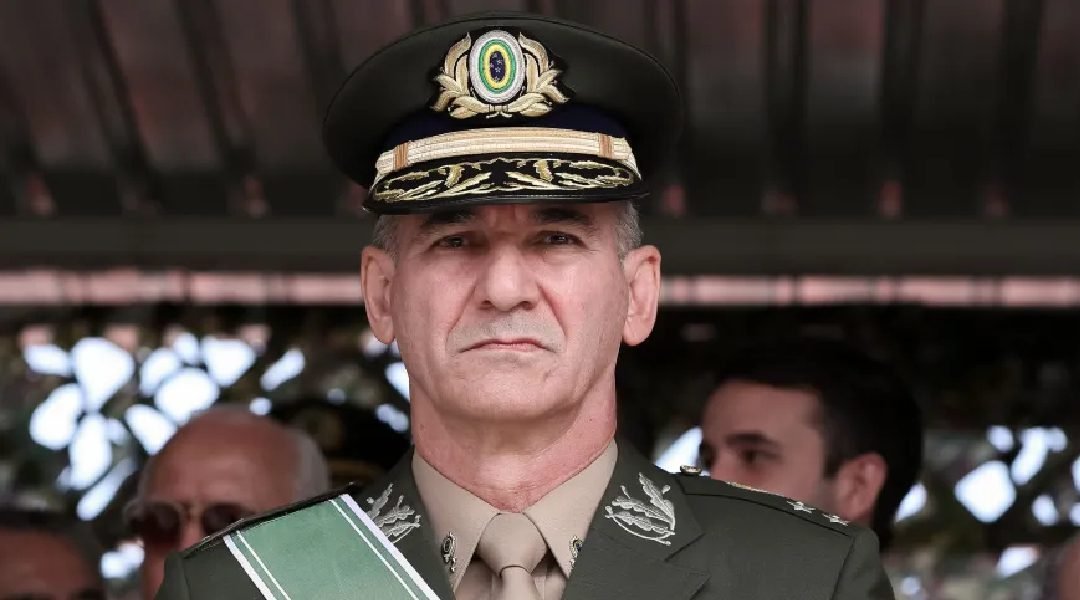 Lula convida general Amaro para comandar GSI