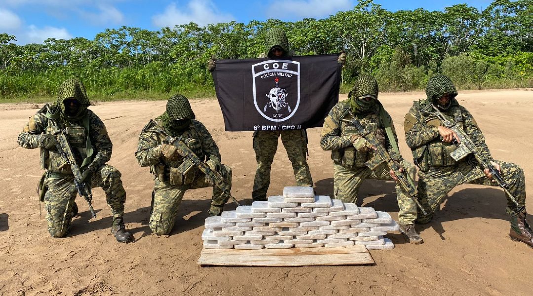Forças de segurança apreendem quase 60kg de drogas no Rio Juruá