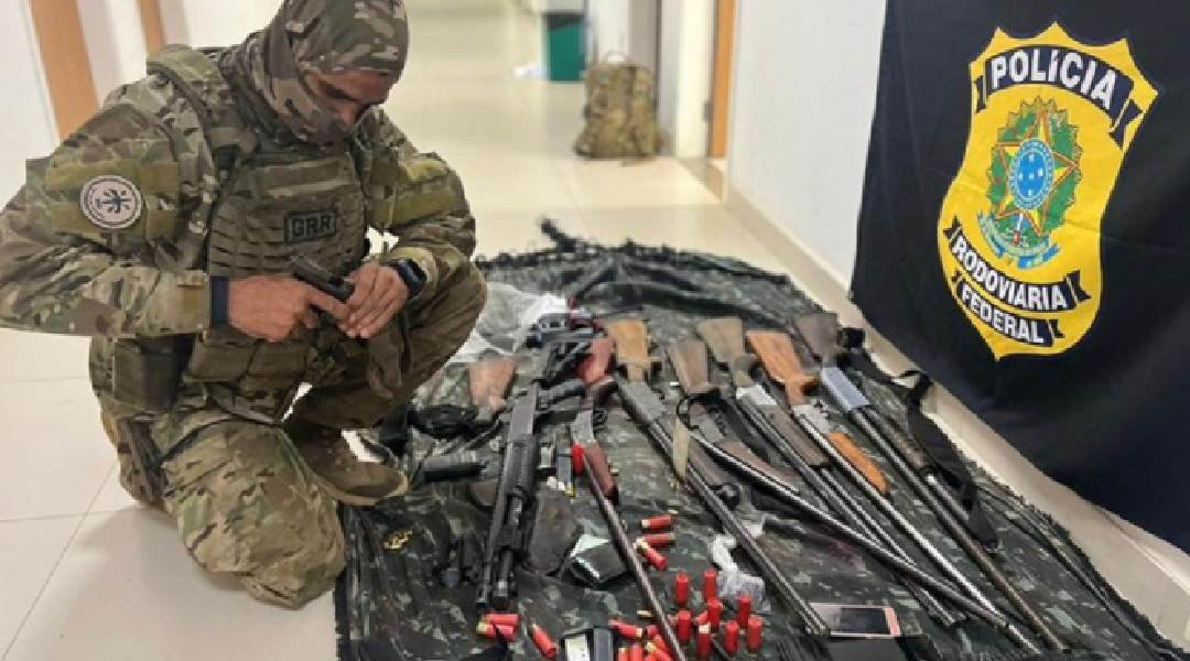 Agentes da PRF e do Ibama trocam tiros com garimpeiros na Terra Yanomami e quatro pessoas morrem 