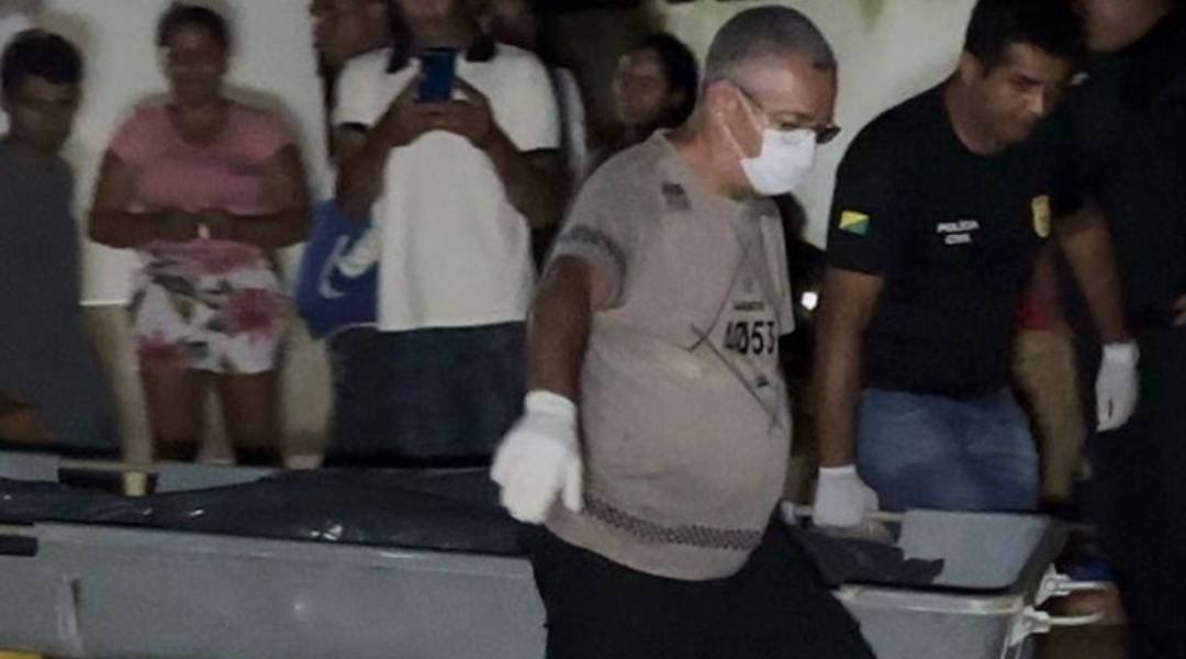 Esposa confessa traição e é morta com dois tiros enquanto dormia ao lado dos filhos no Acre