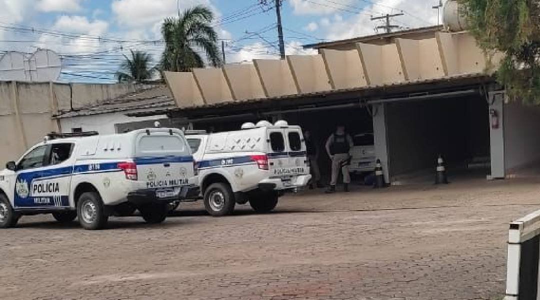 Motorista de aplicativo é preso após postar vídeo entrando com criança em motel em Rio Branco