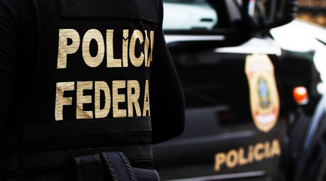 PF prende advogado suspeito de passar informações sigilosas para criminosos