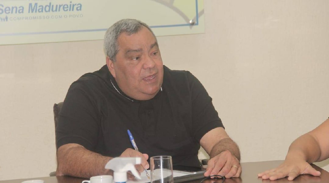 Vereadores aliados aprovam projeto que aumenta salário de prefeito de Sena Madureira para R$ 20 mil