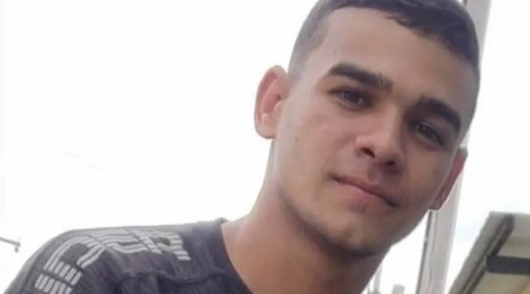 Mãe sofre sem notícias do filho desaparecido há um mês em Cruzeiro do Sul