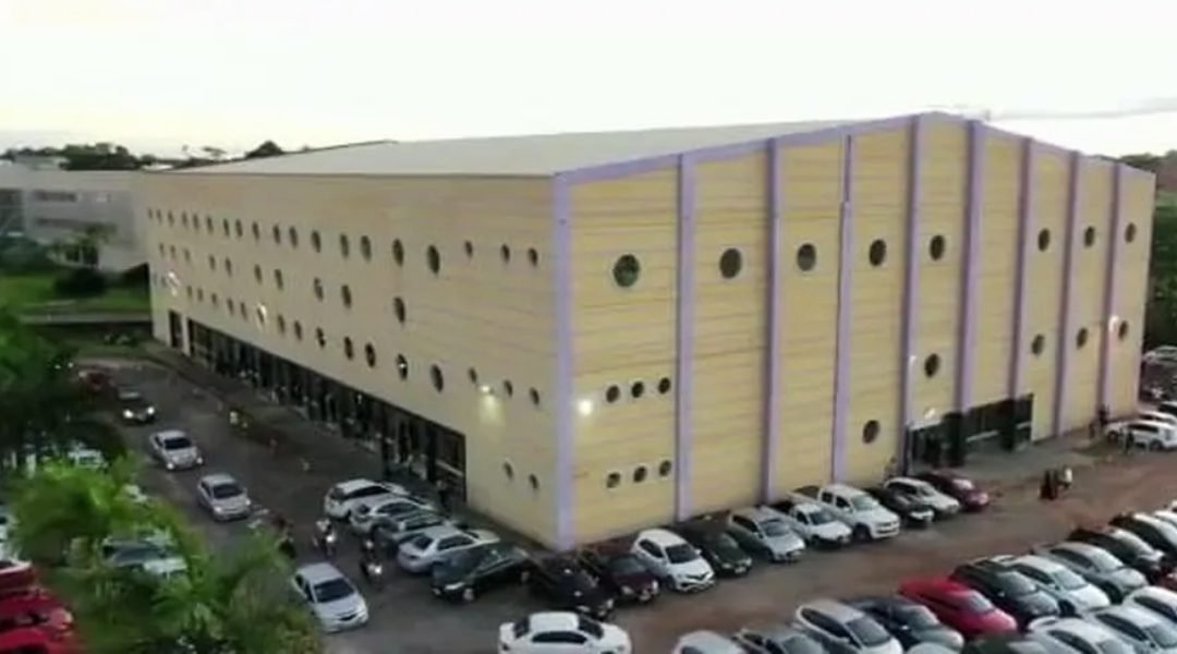 No Acre, indígenas são impedidos de entrar em igreja e acusam segurança de racismo e agressão; pastor nega