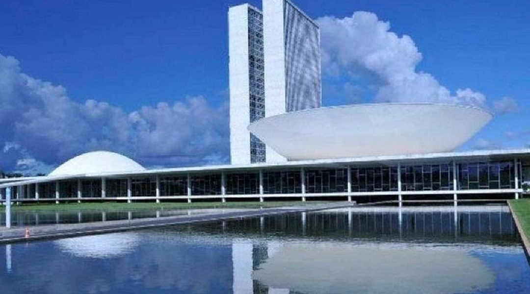 Bancada do Acre dá seis votos a favor da MP dos Ministérios