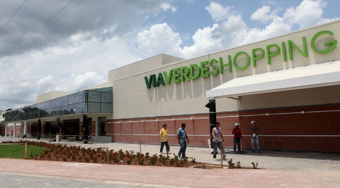 Adolescentes são apreendidas tentando furtar televisão em loja do Via Verde Shopping