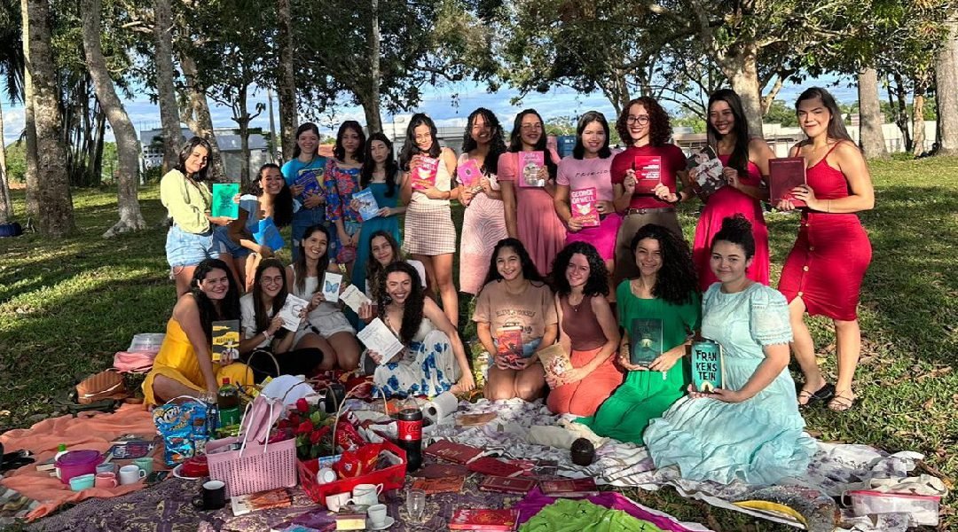 Em Cruzeiro do Sul, Clube do Livro incentiva a prática de leitura