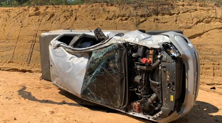 Condutor morre na hora após capotar veículo na Rodovia AC-405