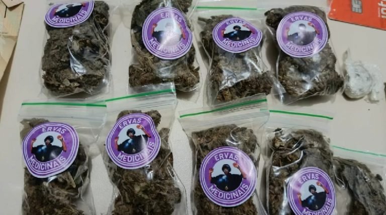 Dupla é presa vendendo droga em embalagem de ‘ervas medicinais’ no Parque da Maternidade