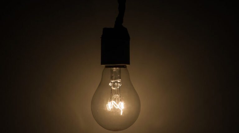 Consumo de energia elétrica no Acre cresceu 11,6%; saiba como economizar