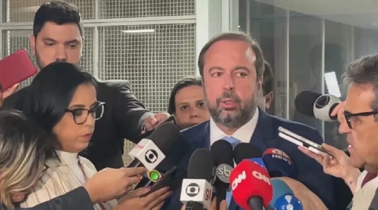 Ministro de Minas e Energia diz que apagão ocorreu em subsidiária da Eletrobras no CE