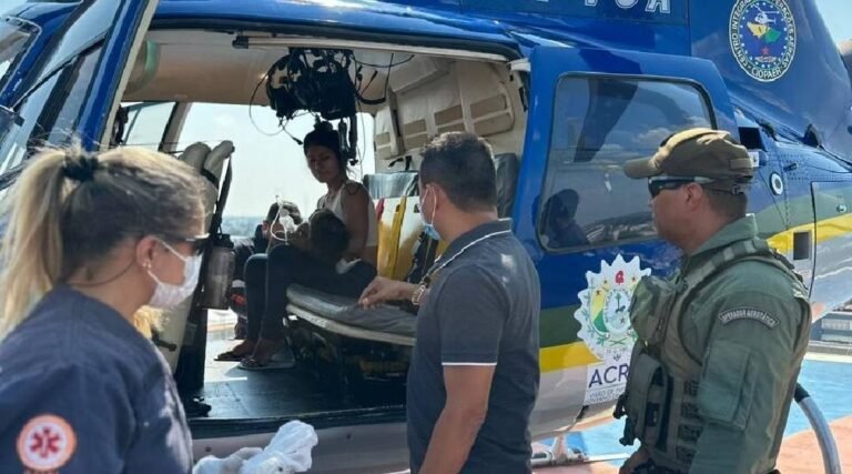 Bebê de 1 ano passa mal e é resgatado de helicóptero em reserva ecológica no Acre