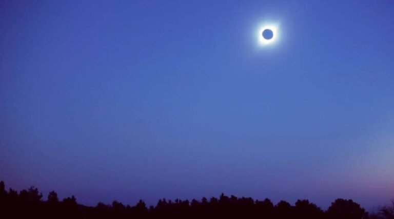 Dia vira noite no Acre em outubro, durante eclipse do Sol; fenômeno demanda cuidados com os olhos