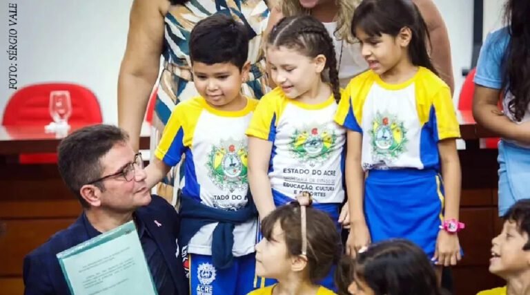 Governo lança política de alfabetização após déficit deixado pela pandemia