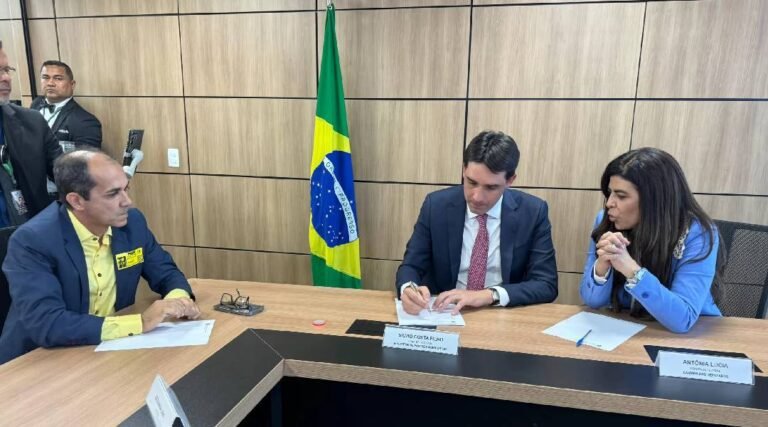 Prefeito de Cruzeiro do Sul Avança na Busca pela Integração Aérea com o Peru