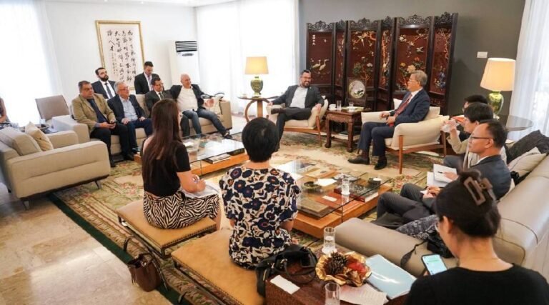 Senador Alan Rick lidera reunião com Embaixador da China para tratar sobre Ferrovia Transcontinental e parcerias comerciais