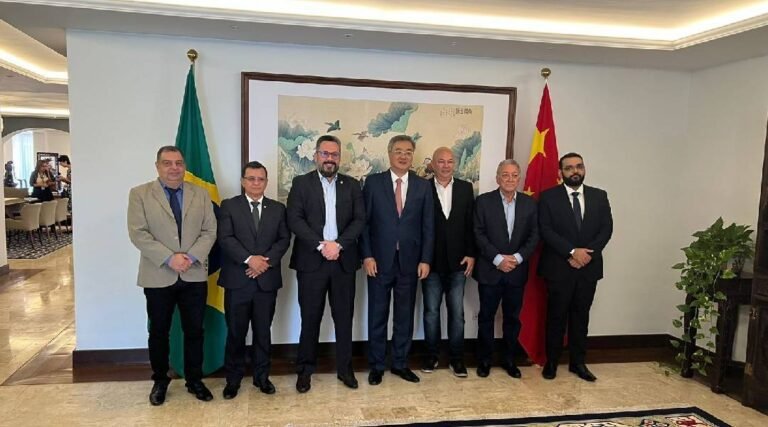 Gonzaga e Alan Rick se reúnem com embaixador da China para tratar sobre ferrovia, exportação de carne e parcerias comerciais