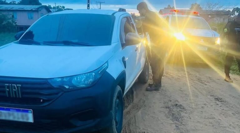 Polícia recupera veículo roubado no bairro Miritizal
