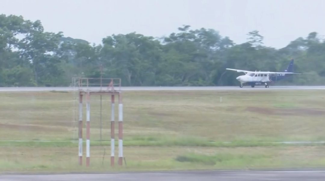 Pneu de avião que faria translado de vítimas de acidente aéreo fura durante  pouso no AC; vídeo, Acre