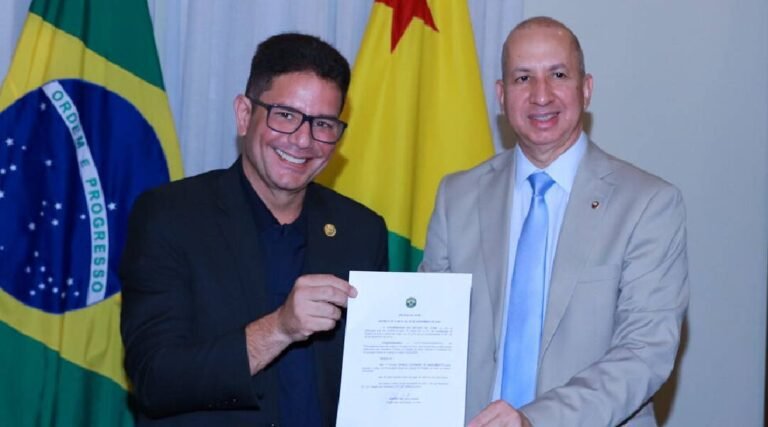 Gladson reconduz Danilo Lovisaro ao cargo de Procurador-Geral de Justiça do MPAC para o Biênio 2024-2026