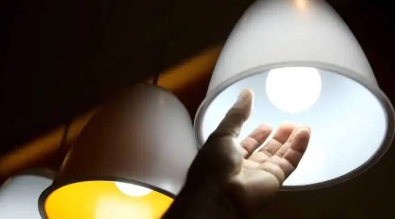 Sem cobrança extra: bandeira continua verde na conta de luz dos acreanos em dezembro